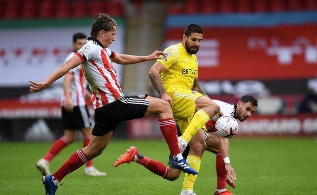 Kaiyun Esports-马赛发布备战花絮，窗口期状态回暖，英超任务艰巨，数据趋势出现新变化(英超赛前仪式)